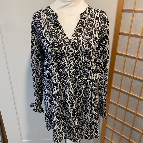 four.one.five Tops - Anthropologie Four One Five Rock Flower Paper Top Black Geo Tunic Boho Blouse M